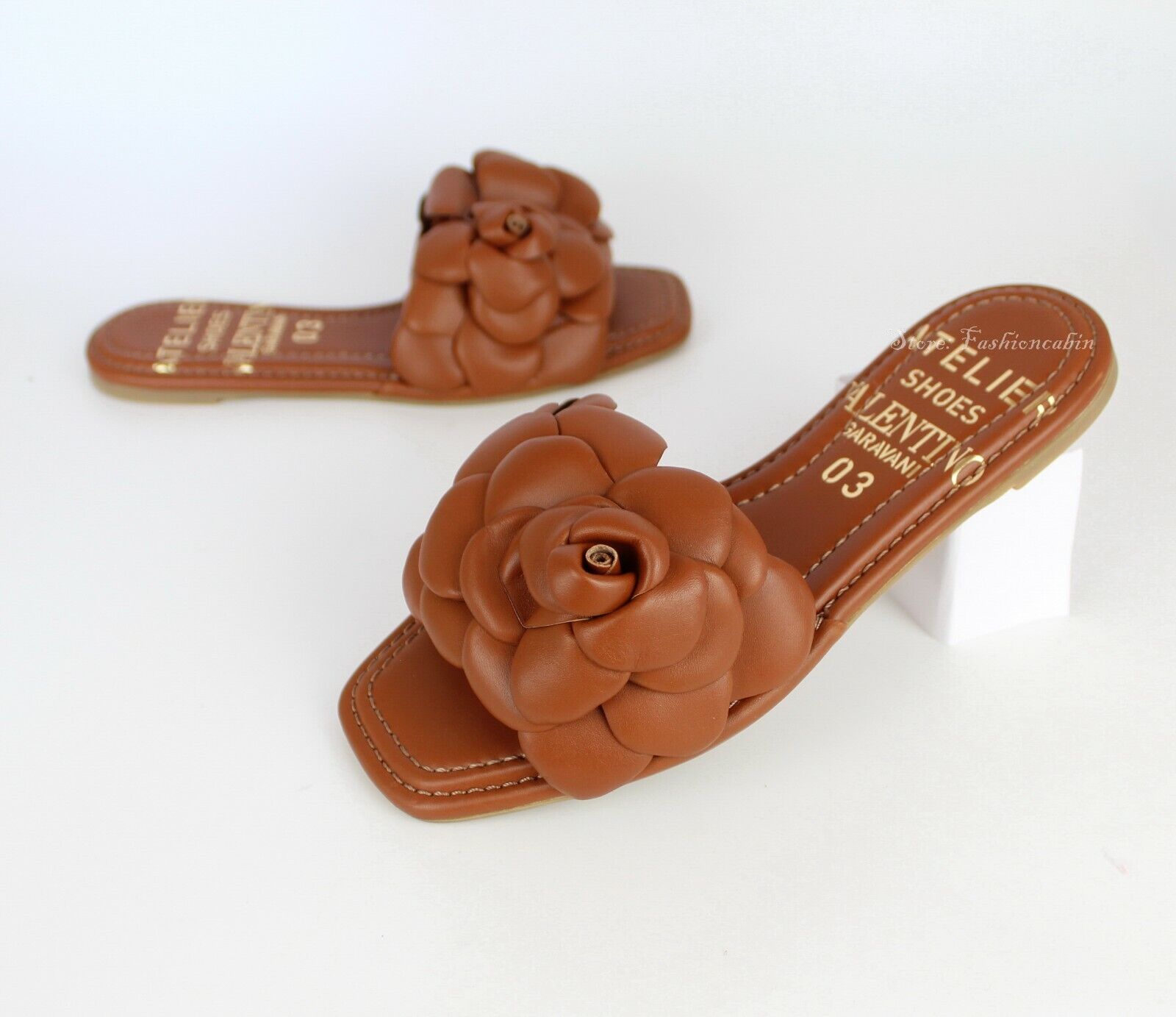 NEW VALENTINO GARAVANI Atelier Floral Leather Slides, Cuoio NEW VALENTINO GARAVANI Atelier Floral Leather Slides, Cuoio