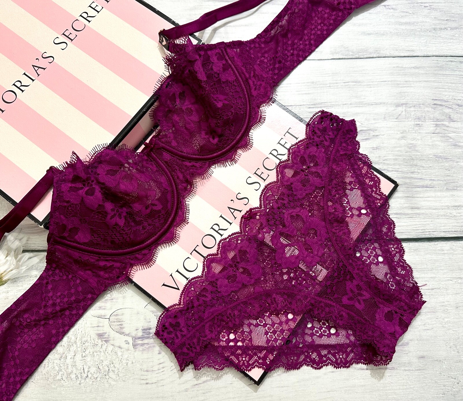 

Victorias Secret Dream Angels Wicked Без подкладки Бюстгальтер Балконет Стринги Пурпурный, Синий