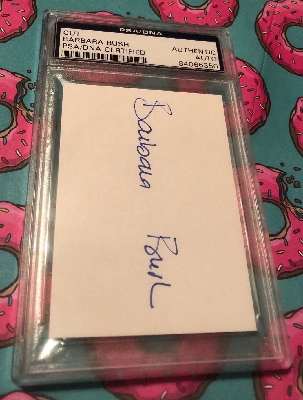 Barbara Bush Hand Signed First Lady 2.5x3.5 Index Card PSA Encapsulated Cut