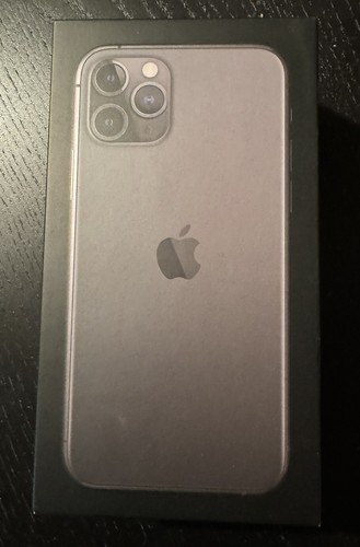 Apple iPhone 11 64GB シルバー 画面ひびあり　箱有り Original iPhone 11 box with or without All new Accessories