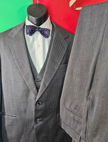 3pc Suit Foreman & Clark Gray Herringbone, Mens Sz 40R, Trousers 36x32 +Bow Tie
