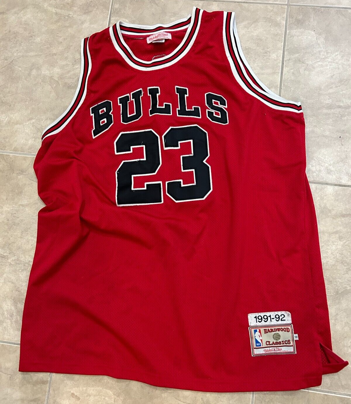 BULLS JORDAN 23 ユニフォーム　Mitchell & Ness Rare Mitchell & Ness Chicago Bulls Michael Jordan 23