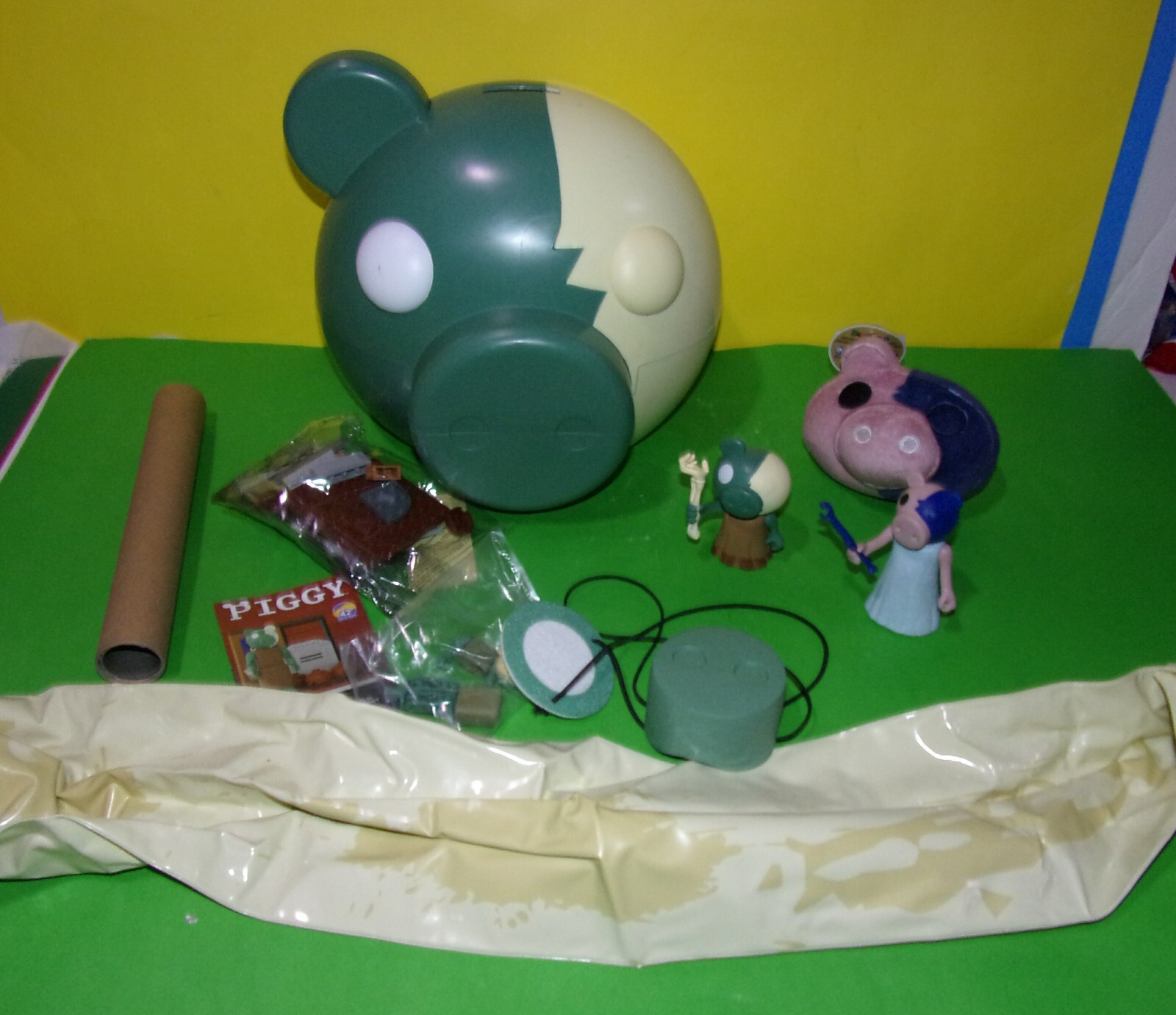 Piggy s-l1200.jpg