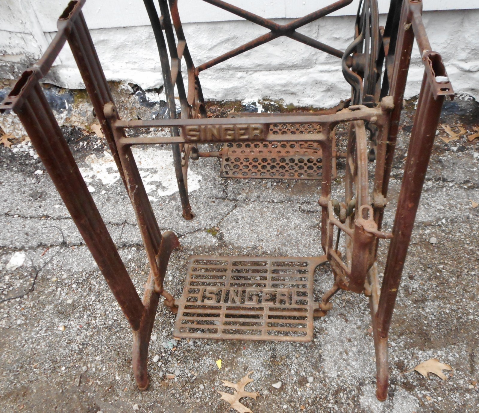 LOT OF 10 +ANTIQUE IRON SEWING MACHINE BASES SINGER WHITE & OTHERS