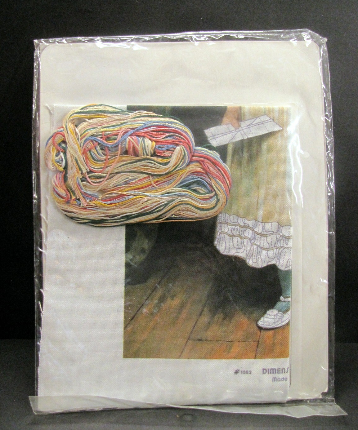 VINTAGE DIMENSIONS CREWEL EMBROIDERY KIT - 1989 Never Opened -  