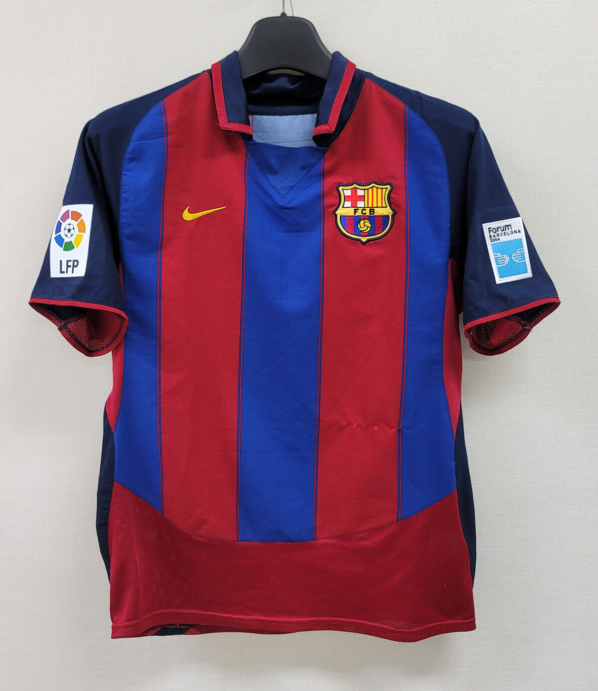 2003-04 Barcelona Home S/S No.10 RONALDHINHO La LIGA 03-04 2003-04 Barcelona Home S/S No.10 RONALDHINHO La LIGA 03-04