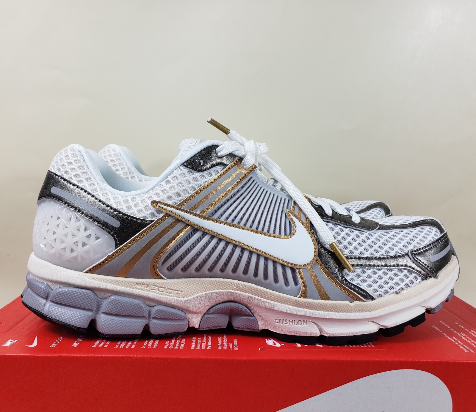 Nike Zoom Vomero 5 Mens Size 11 HJ7247-099 Platinum Tint Nike Zoom Vomero 5 Mens Size 11 HJ7247-099 Platinum Tint