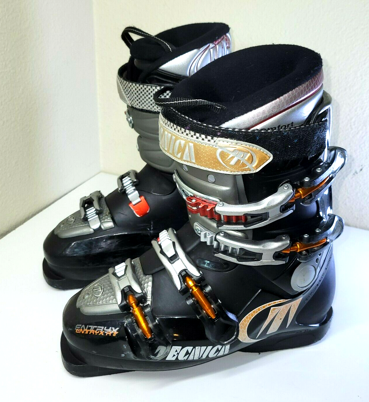 Tecnica Mens Ski Boots Size 304mm, US 8.5, Mondo 26.5