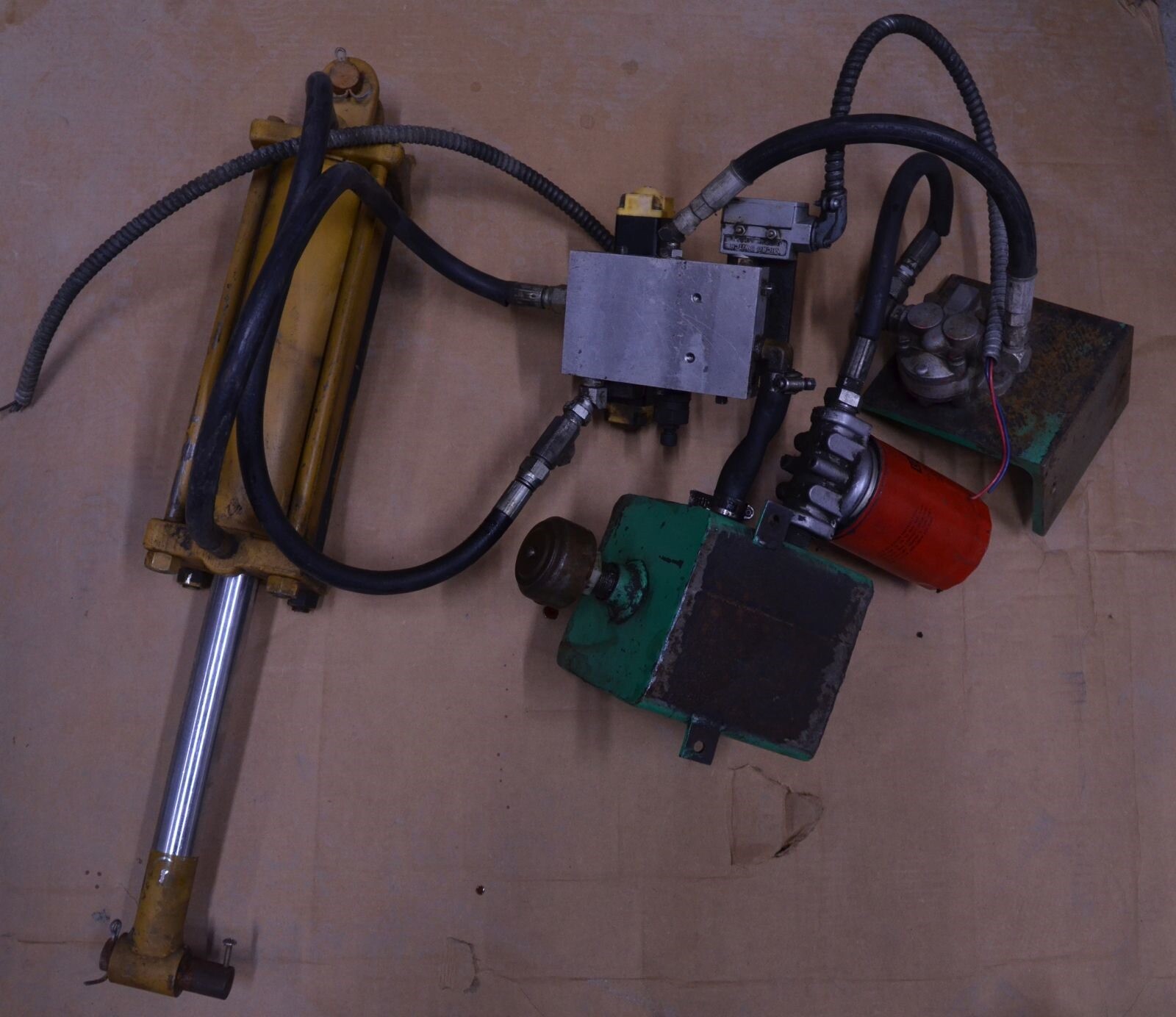 Parker 656506 Hydraulic Pump w/ Cylinder, Reservoir & 3MD-07-AC-10 Control Valve