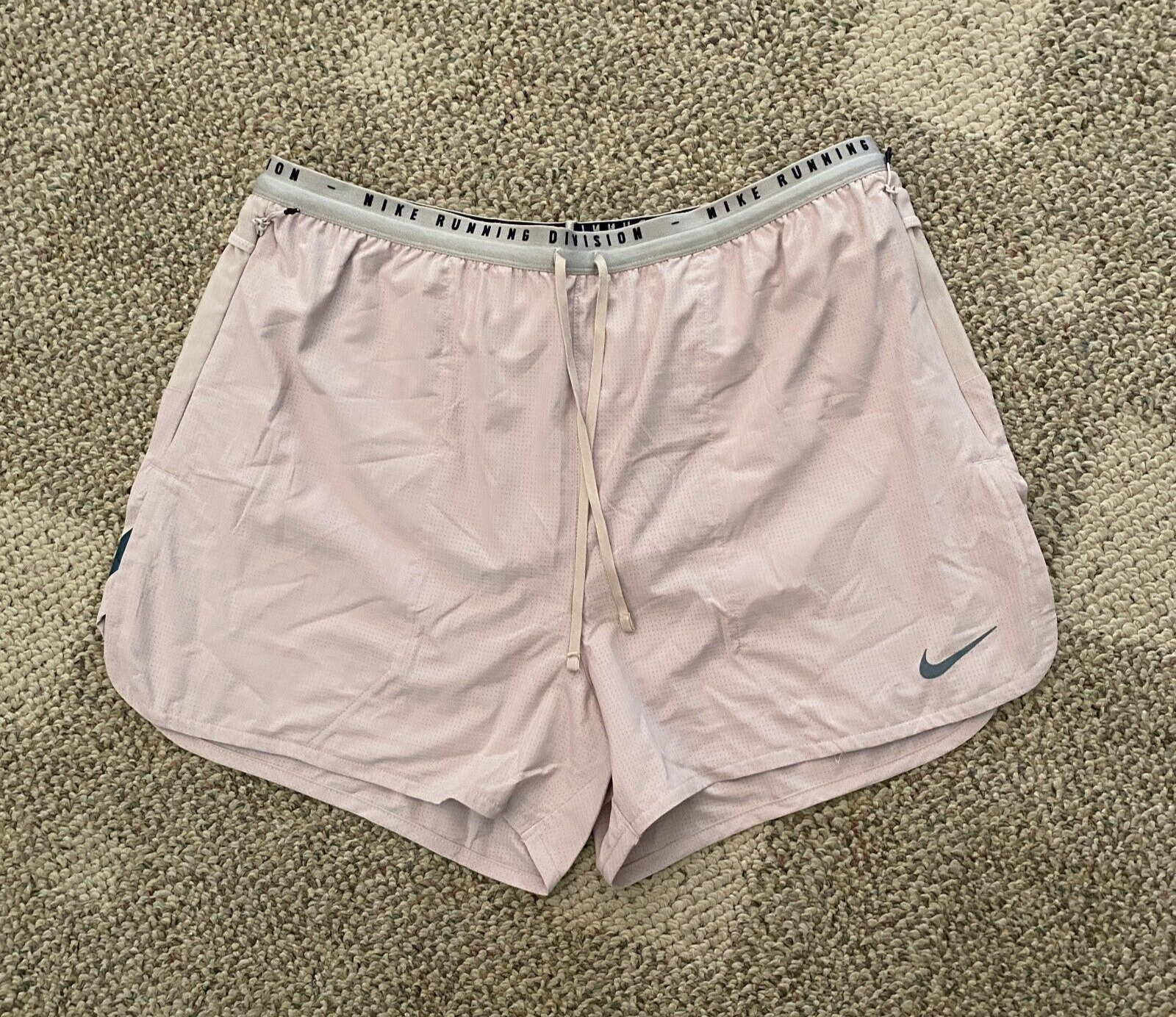 $110 Mens M Nike Dry ADV Run Division 4" Brief-Lined Running Shorts Stone DV9291