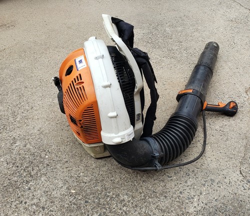 STIHL BR 700 COMMERCIAL GAS BACKPACK LEAF BLOWER BR770 64.8cc