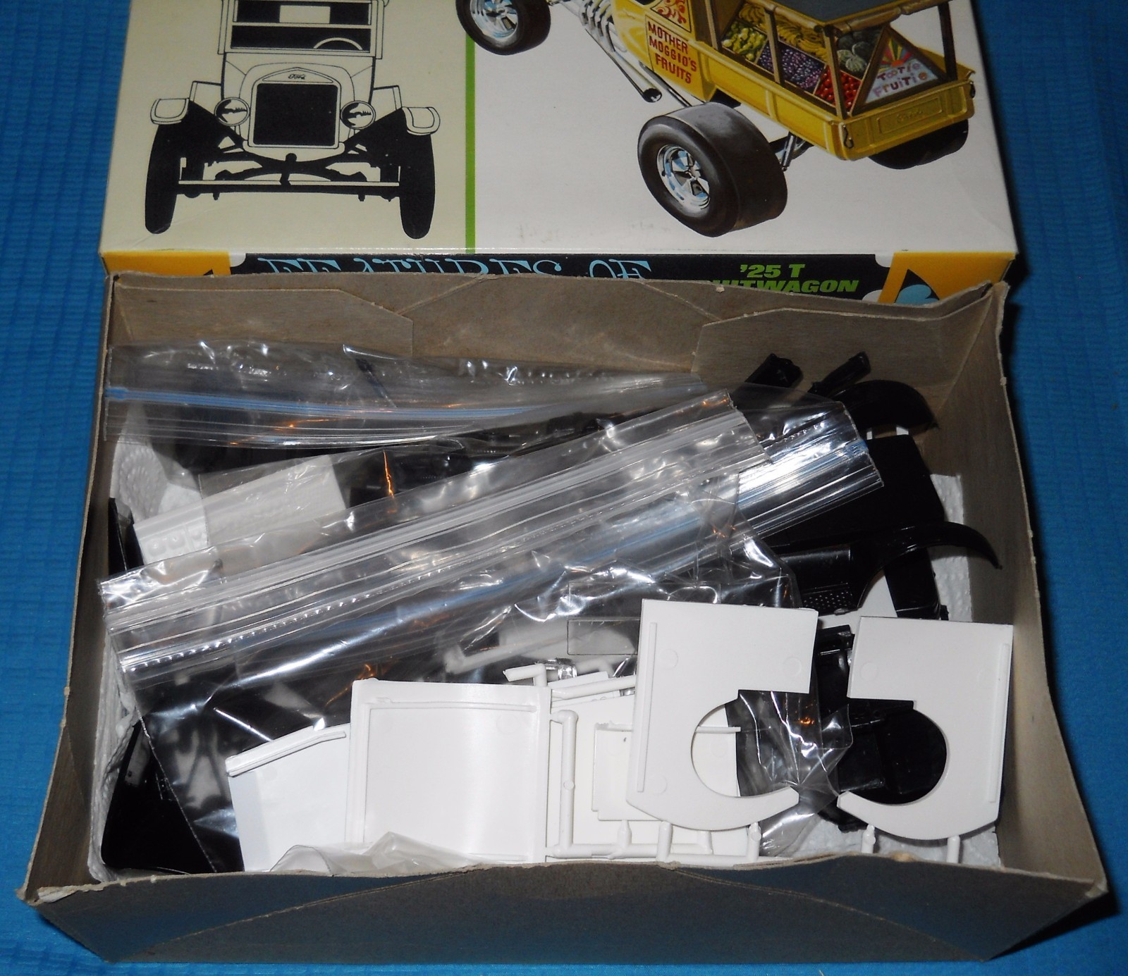 AMT 25 T Fruitwagon-Original Show 'n Go Double Kit-T329 1/25 Model Car Swap Meet