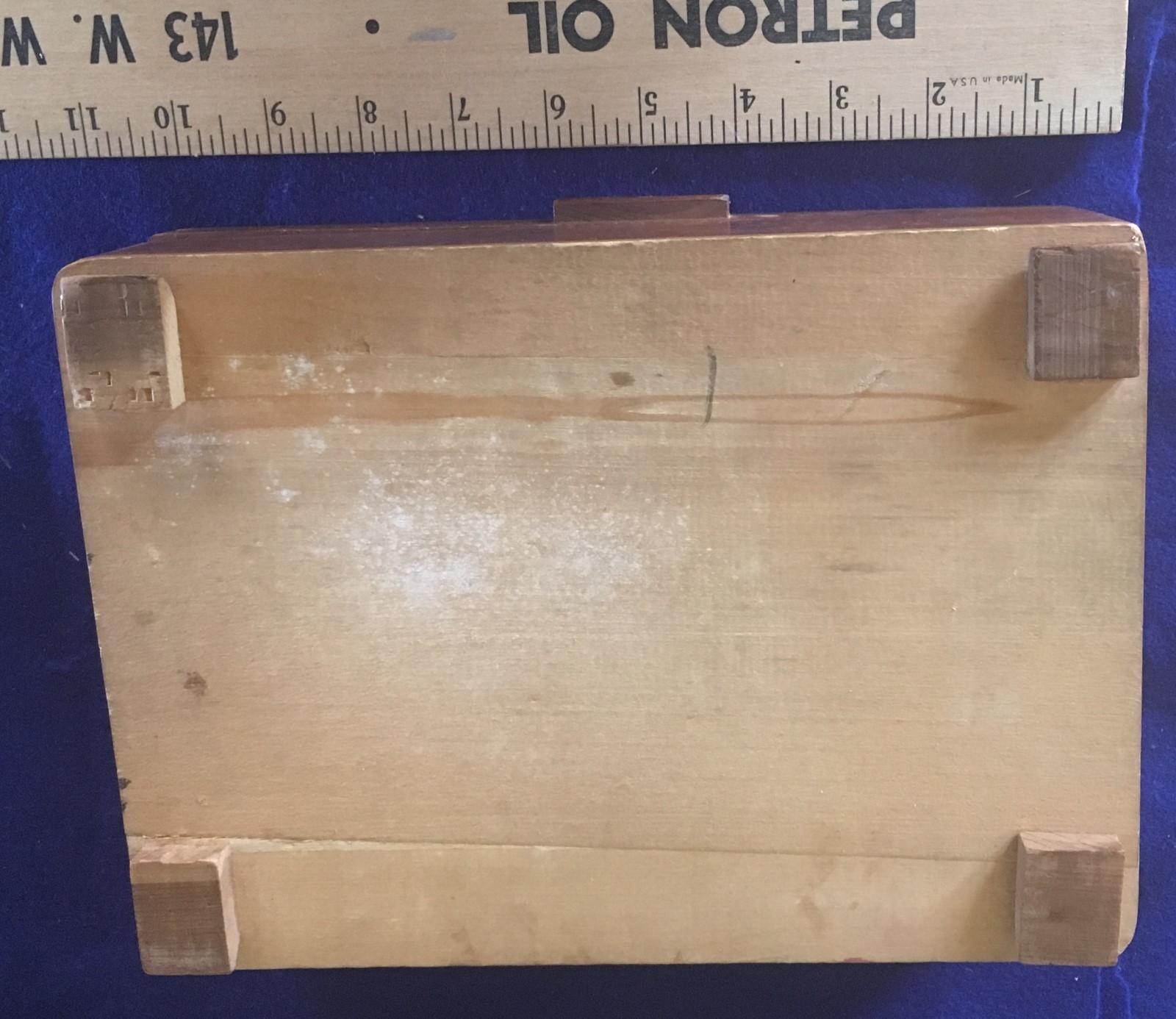 CEDAR JEWELRY BOX DRESSER BOX SOME SCRATCHES
