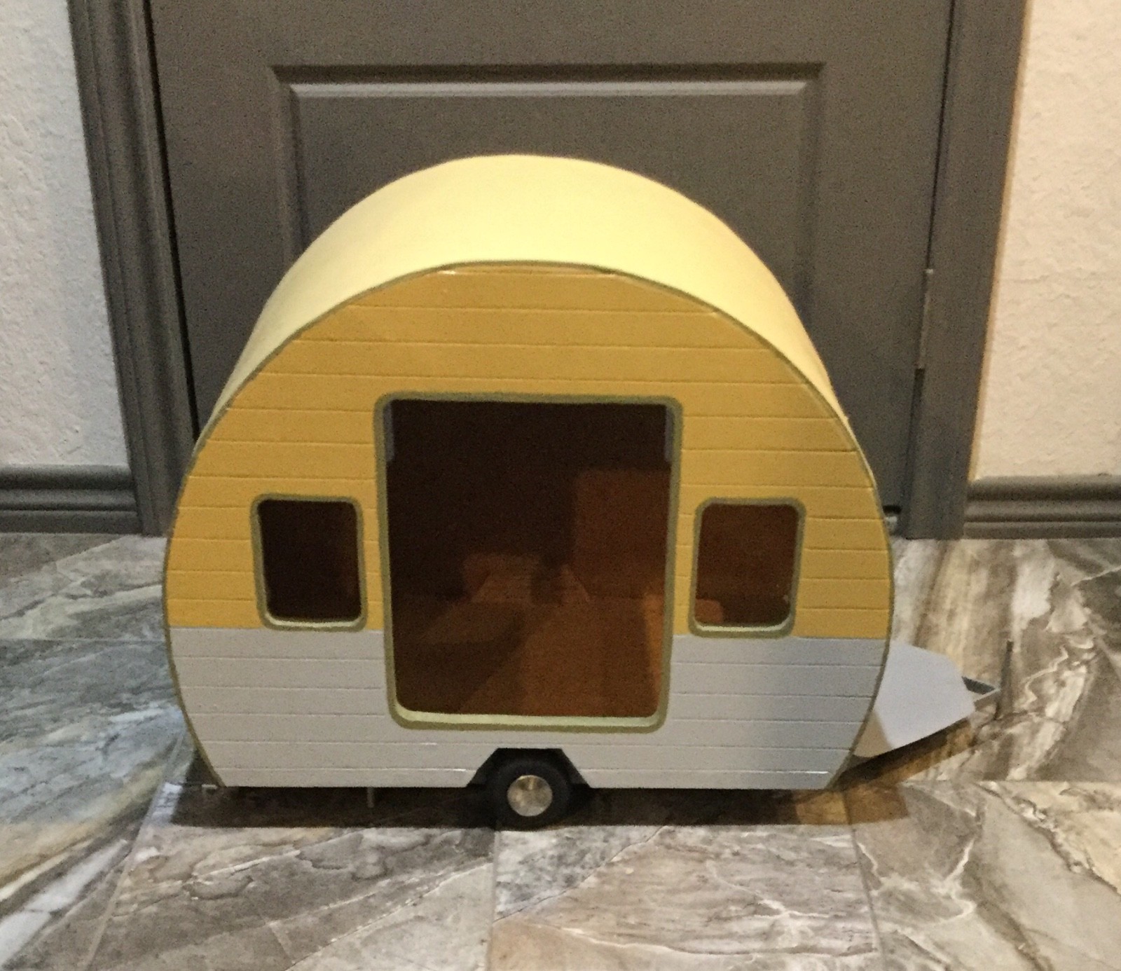 Dog  Camper (house)