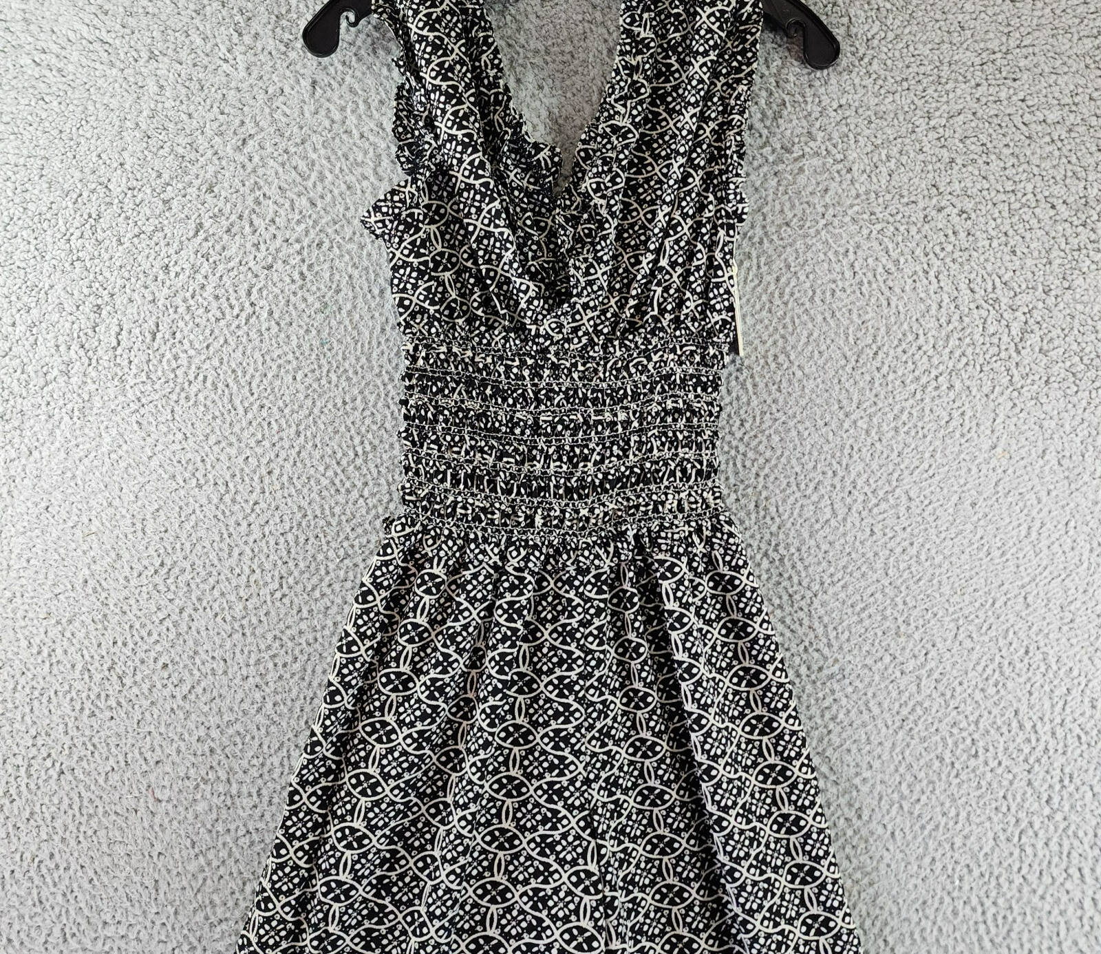 Max Studio Shirred Medallion Print Jumpsuit Women's XS Black/White V-Neck PullOn - Picture 4 of 15