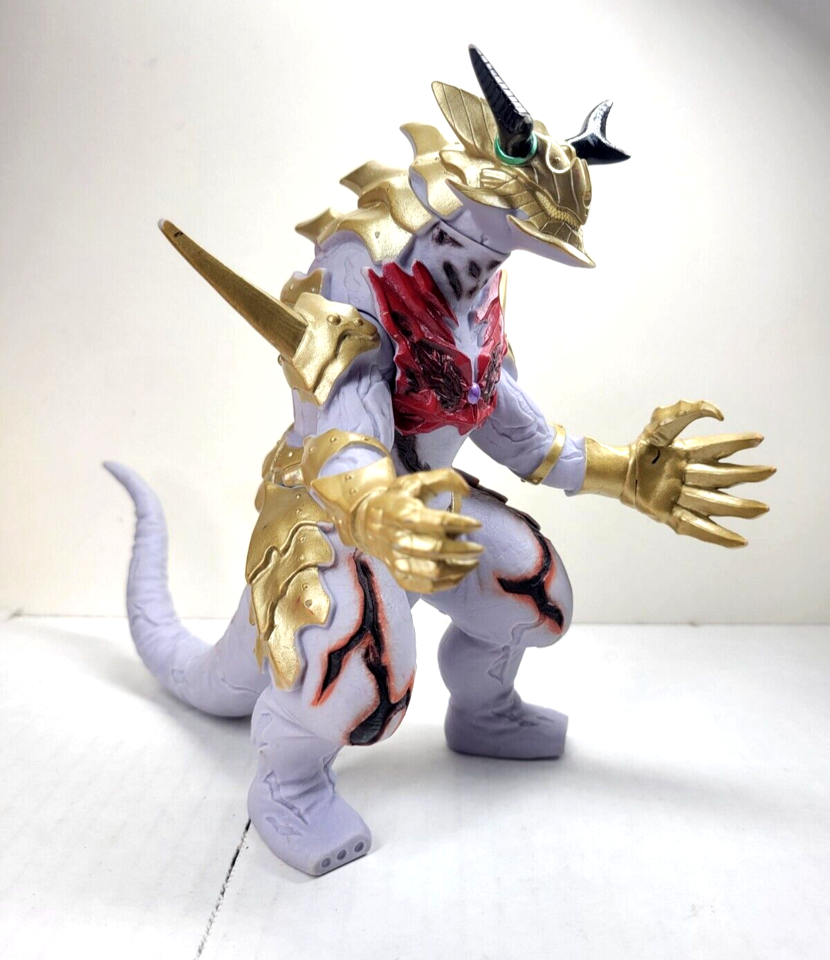 Thunder Killer Ultraman Geed Kaiju Ultra Monster DX Bandai 2017