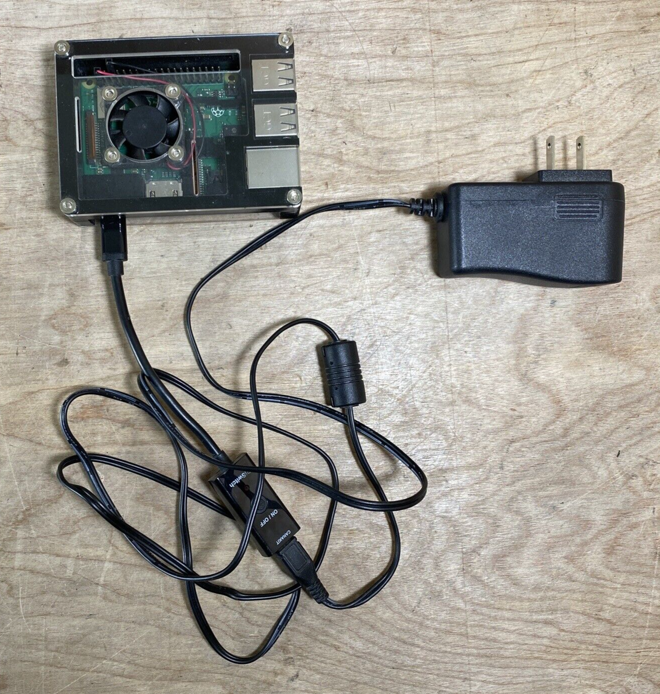 3 B+ Quad Core 1.2ghz Cpu 1gb Ram 16gb Sd Card & Case & Adapter