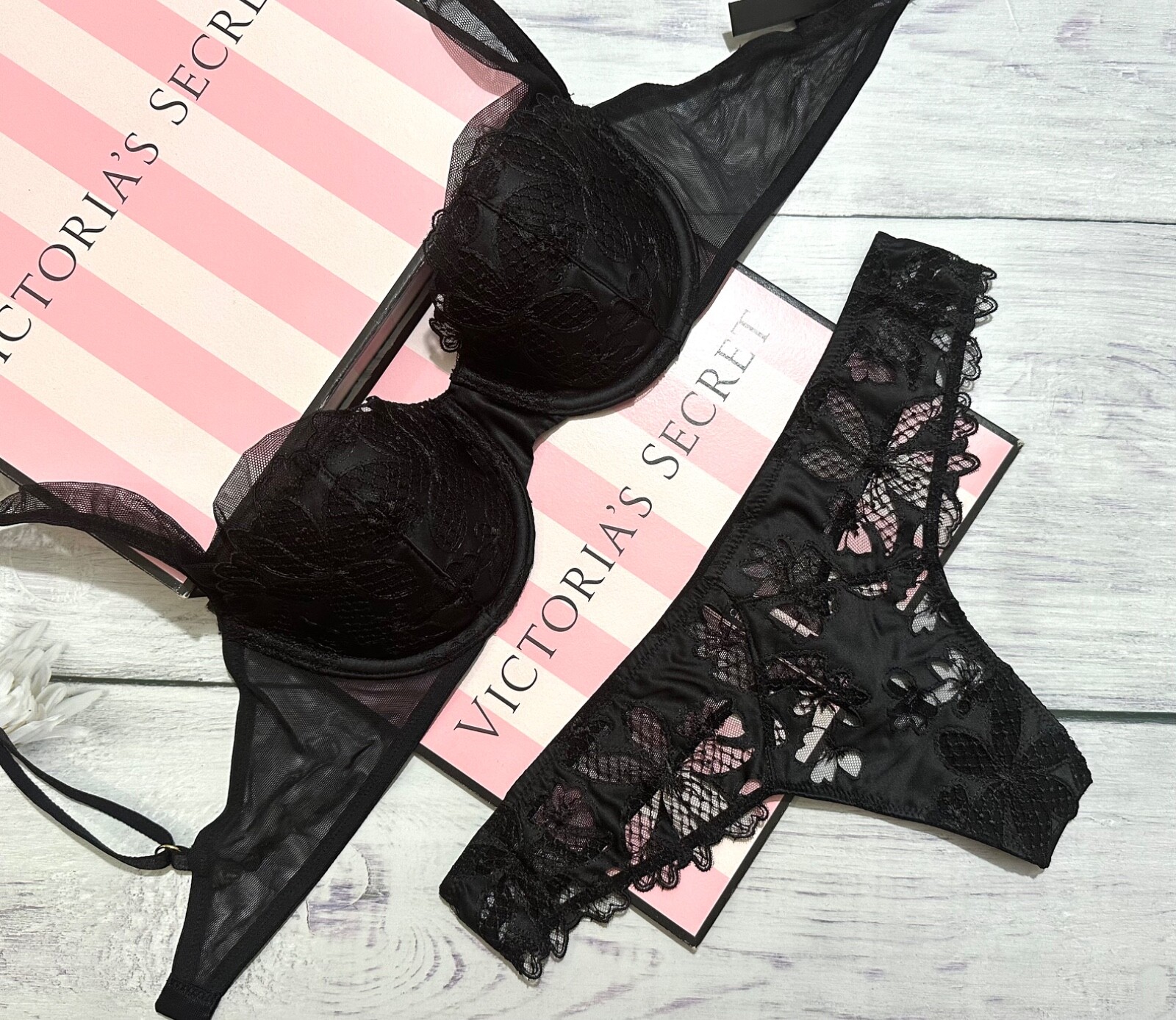 Victoria’s Secret ( 6本set ) Victoria's Secret Ziggy Glam Floral Embroidery Balconette