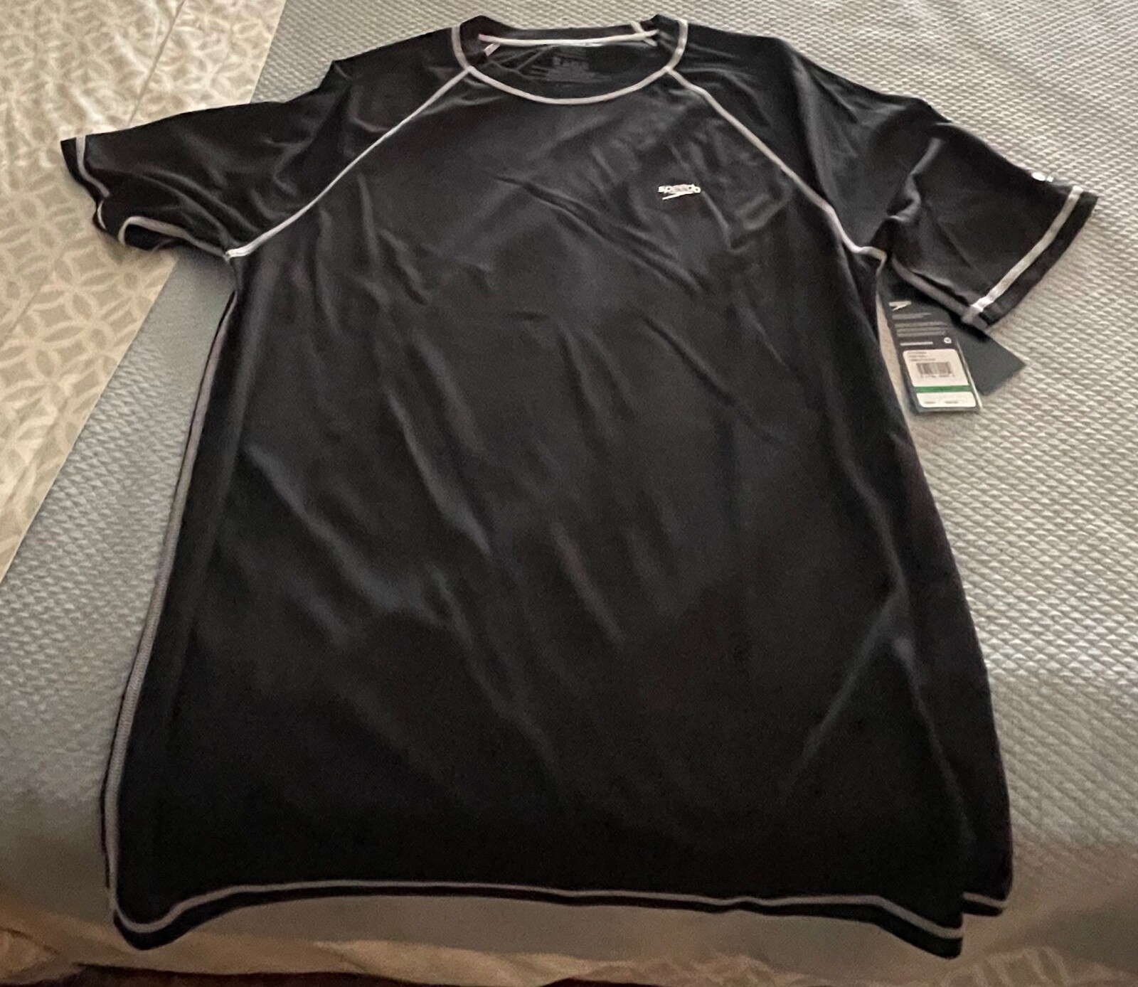 NWT Speedo Mens Athletic Swim T Shirt Size Small Medium