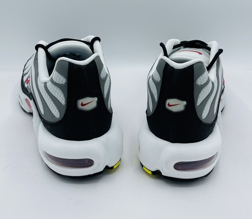 NIKE NIKE AIR MAX PLUS TN TUNED AIR GREY RED - DM0032-002 GR. 13 / 14 / 47,5 / 48,5