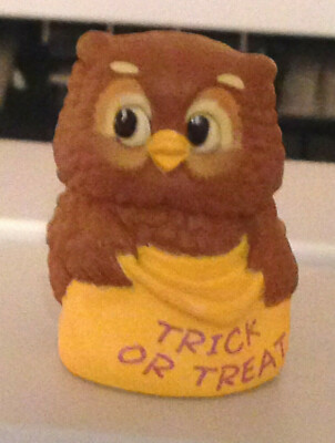 1988 HALLMARK HALLOWEEN MERRY MINIATURE OWL #QFM1504 