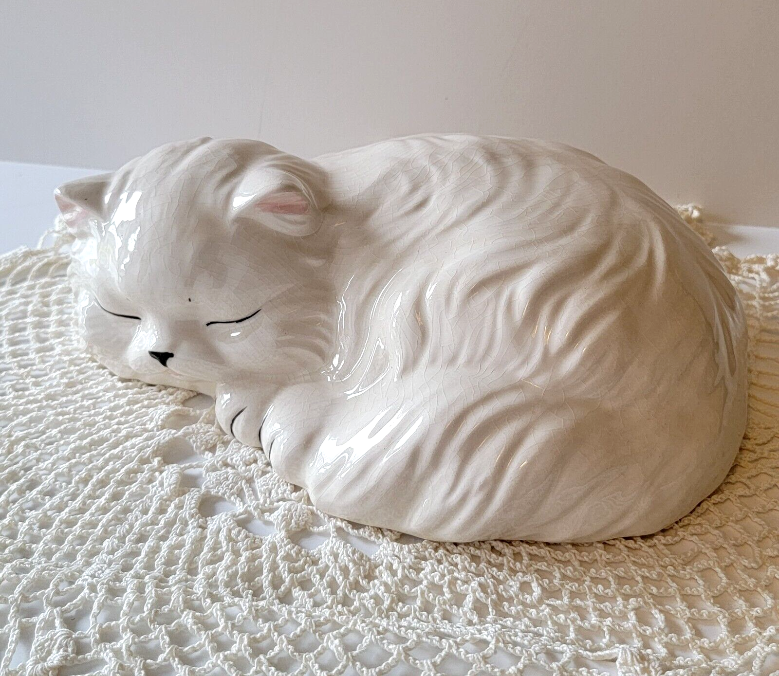 Vintage Ceramic Persian Sleeping Kitty Cat Curled Up 1970's Era 11" Long White