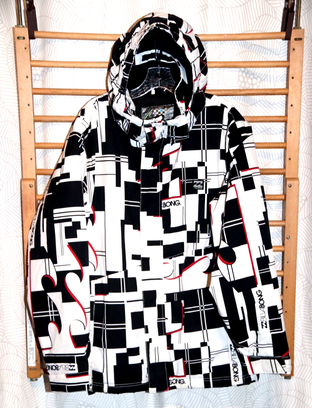 BILLABONG ALTYR Snowboard Jacket, Black & White, Men's M, 8K BILLABONG ALTYR Snowboard Jacket, Black & White, Men's M, 8K