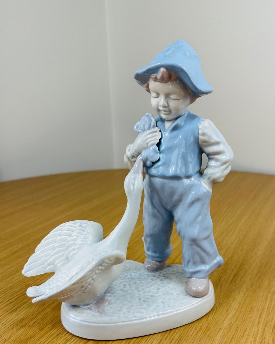 hi-dutch アート　HorizonSky VTG Collectible Holland Home Decor Boy & Goose 9