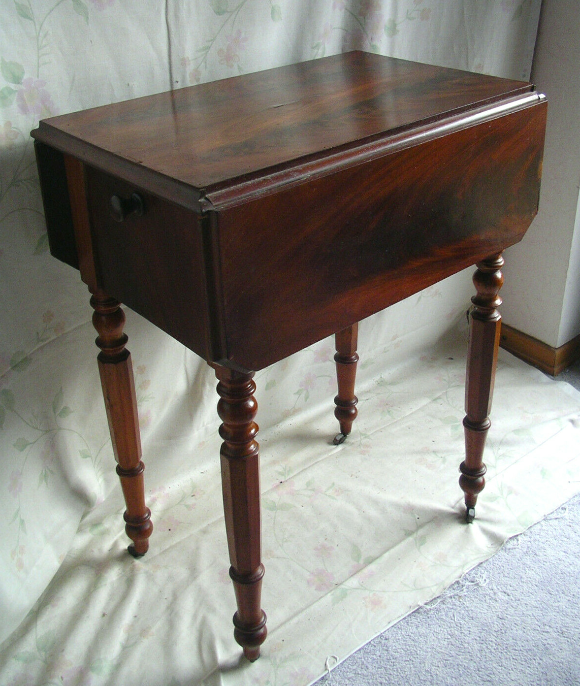Frankreich Louis Philippe Beistelltisch Tisch Teetisch Edelholz french table
