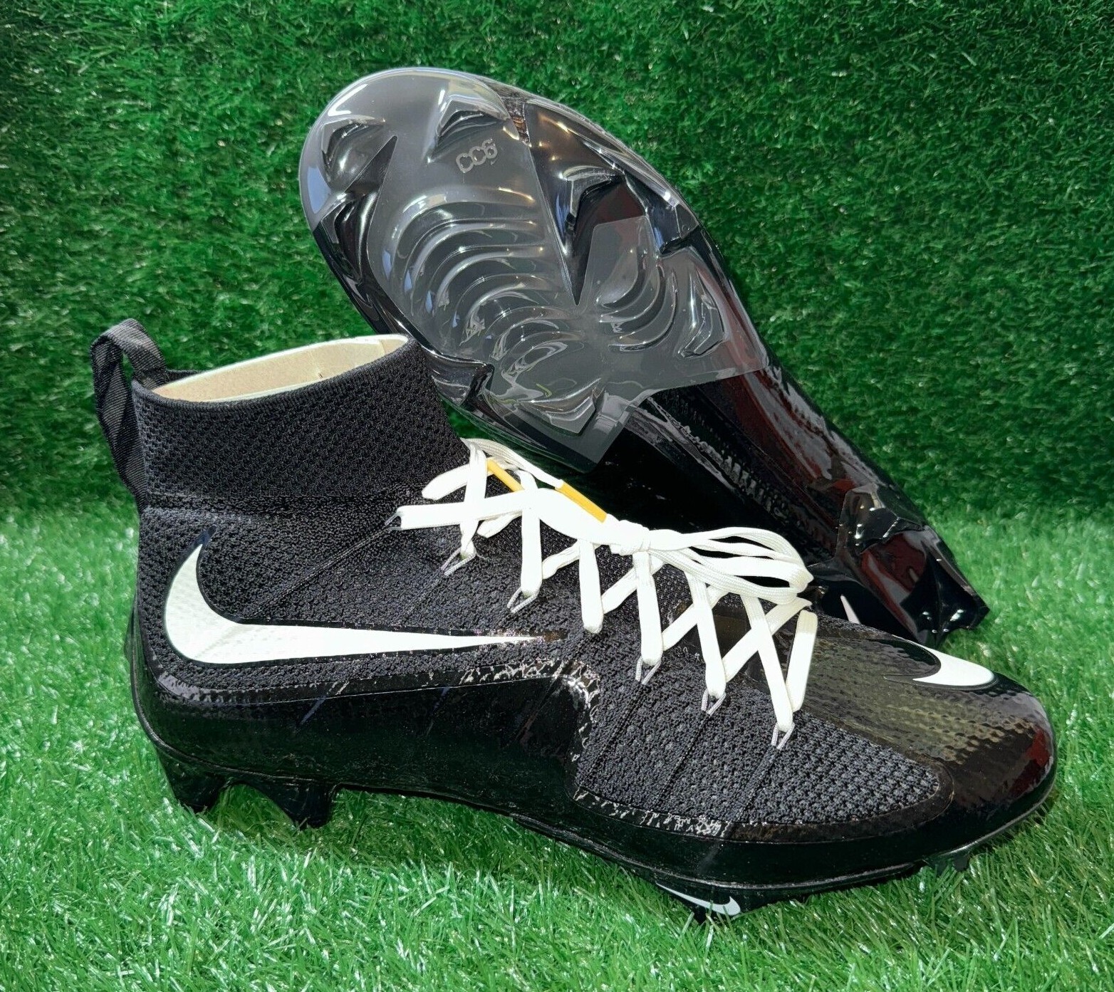 Nike Vapor Edge 360 Untouchable Flyknit Football Cleats