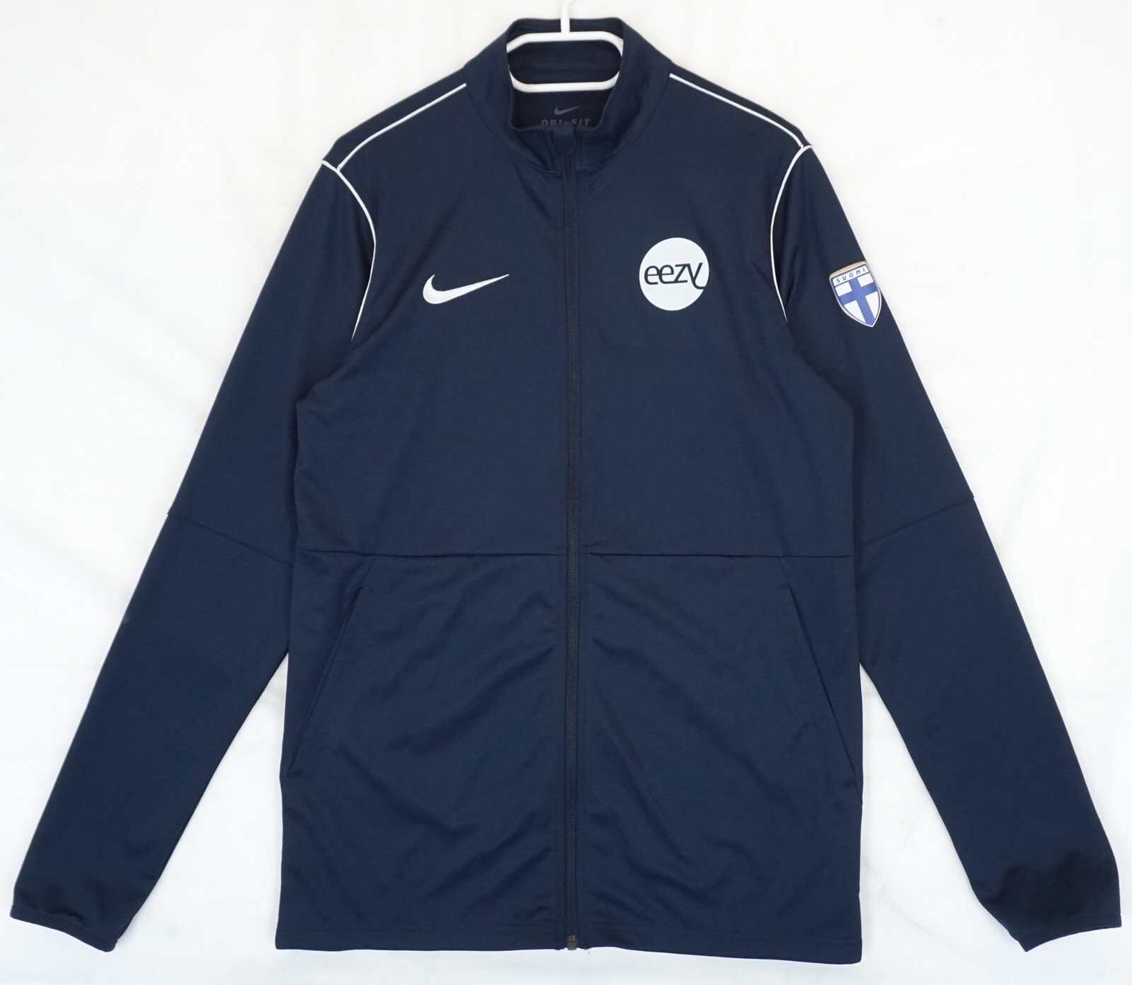 Nike jacket size 2025