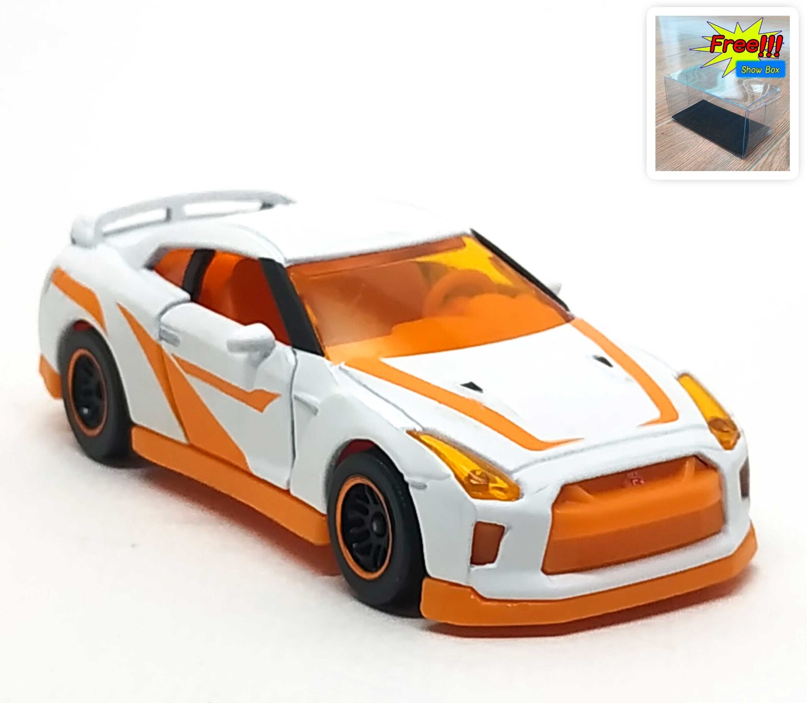 Majorette Nissan GT-R R35 Series 10 White / Orange Interior Majorette Nissan GT-R R35 Series 10 White / Orange Interior