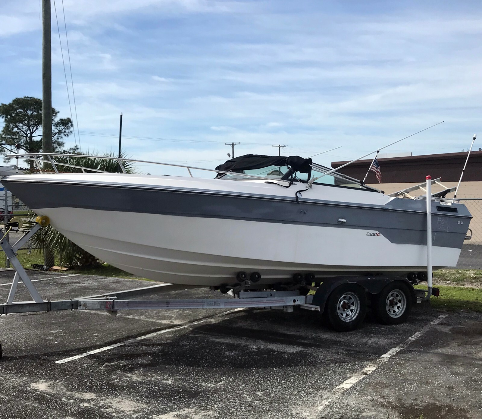 21' 228XL Chaparral FGB VS 1989 Boat + Mercury Rebuilt Engine + LoadRite Trailer