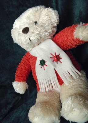 Hallmark JINGLE BEAR Musical Plush Xmas Stuffed Animal Teddy Cream Polar Bells