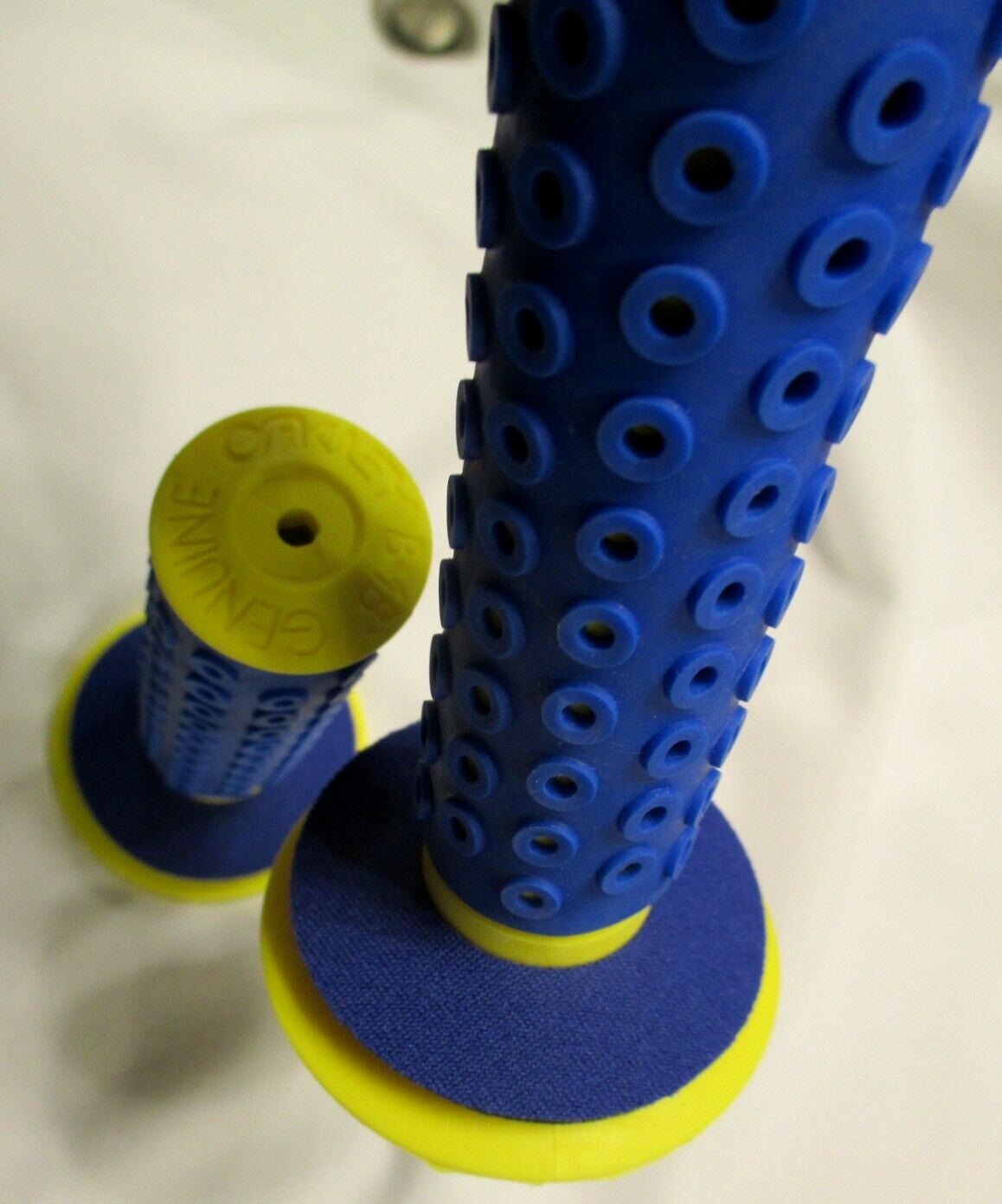 Oakley - オークリー BMX グリップ(青) OAKLEY GRIPS B1-B NEW YELLOW W RARE BLUE SHADE SLEEVES W