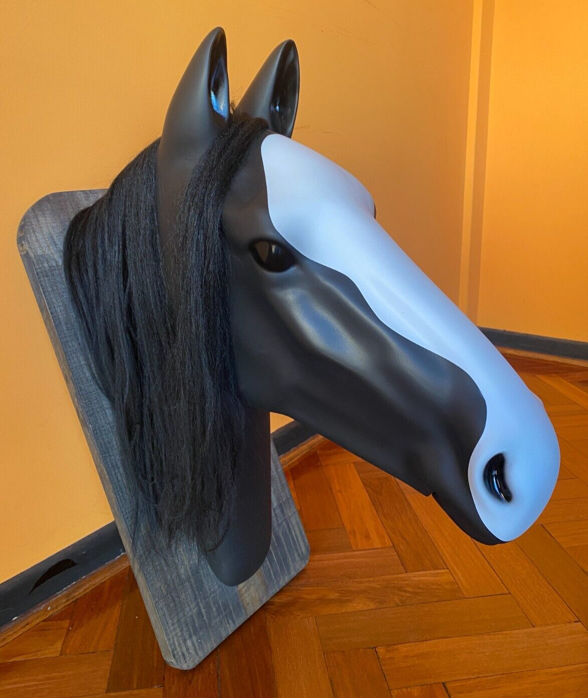 【REALHORSE】馬 壁掛けオブジェ　Horse Head Statue Ⅰ REALHORSE】馬 壁掛けオブジェ Horse Head Statue Ⅰ（Amazon.co