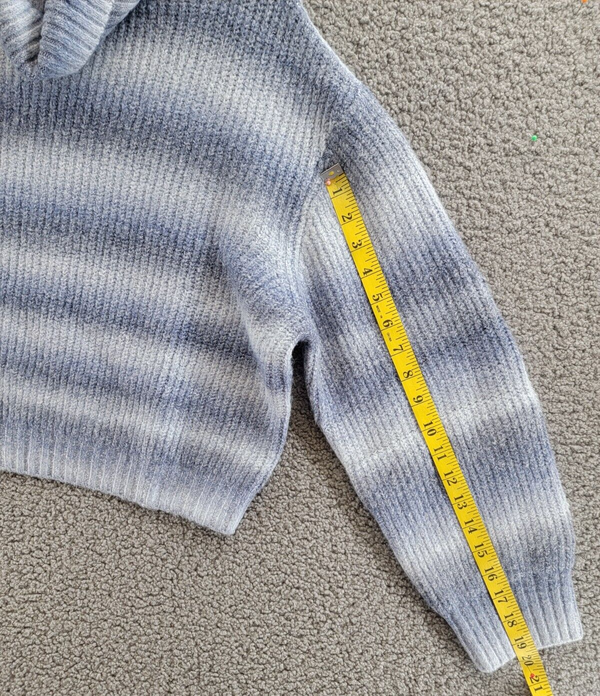 AQUA Ombre Turtleneck Sweater Women's L Blue Combo Pullover Style Long Sleeve - Picture 6 of 15