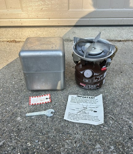 Coleman Peak 1 Model 400 Camping Stove W  Alum Case clean , 