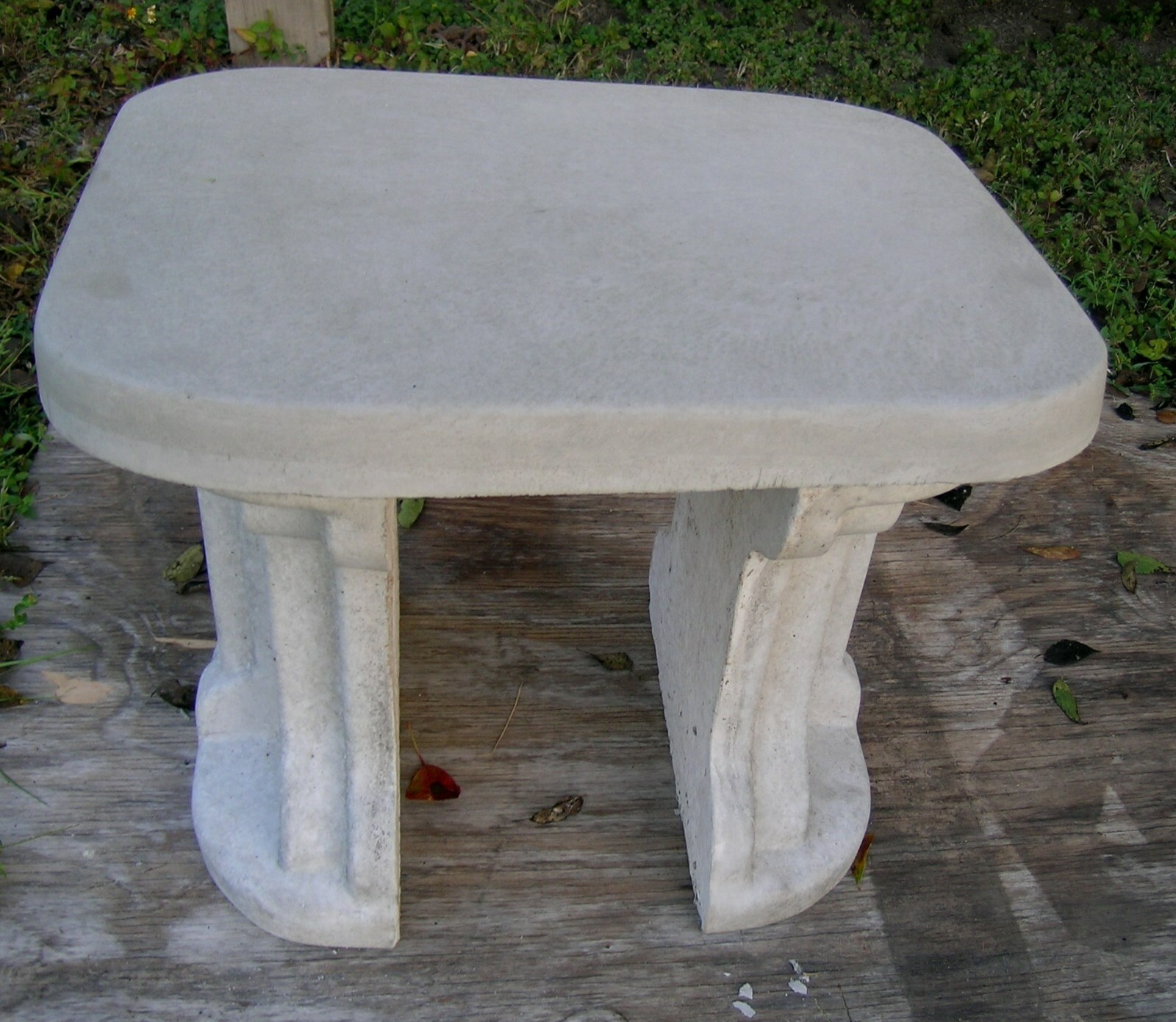 CONCRETE CEMENT MOLD**SMALL BENCH LEG (1  LEG MOLD) & 1 PLAIN TOP MOLD**