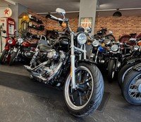 2017 HARLEY-DAVIDSON XL 883 L SUPERLOW SPORTSTER * ONLY 4,700 MILES * WARRANTY