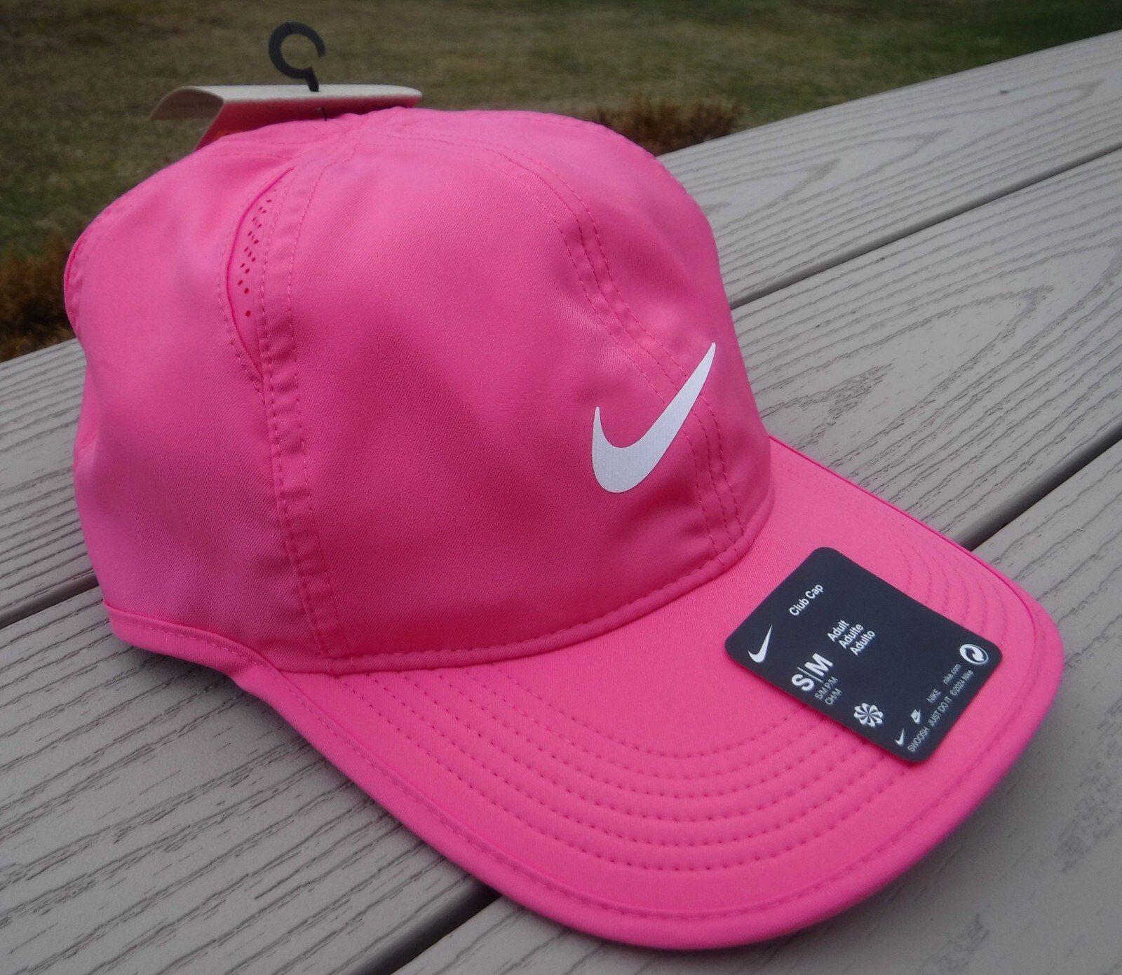 ◇Nike◇ Dry Fit Club Structure Swoosh Cap Medium Soft Pink Nike Dri-FIT Club Structured Swoosh Cap - Medium Soft Pink