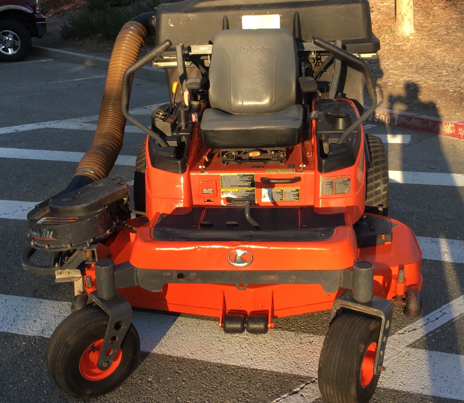 Kubota ZG 327 Commercial Mower