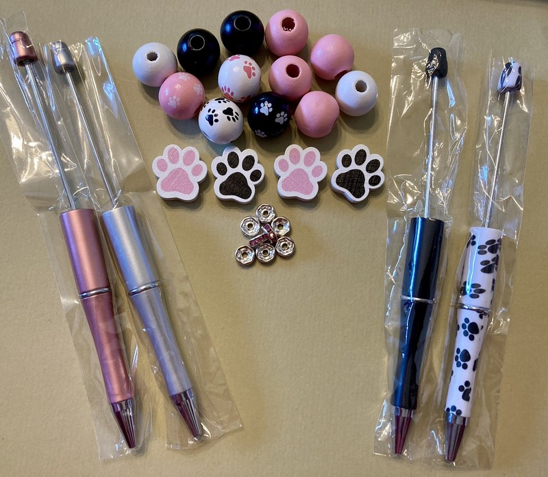 4 Pen beading craft kit for dog & cat lovers.