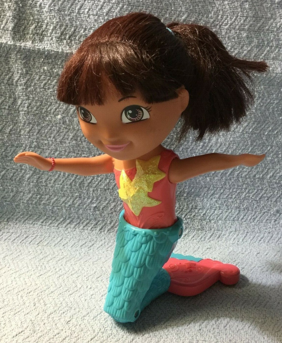 Dora the Explorer Dive & Swim Mermaid Dives & Swims with Moving Arms 2011