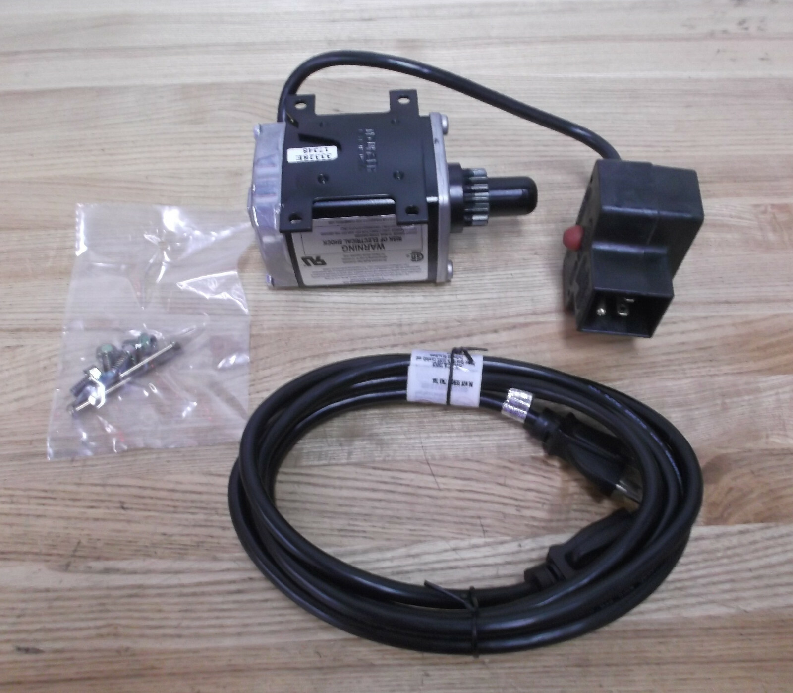 New Electric Starter Motor For Tecumseh Snow Blower - Replaces Part #33328 & 33328D 1 thumbnail image