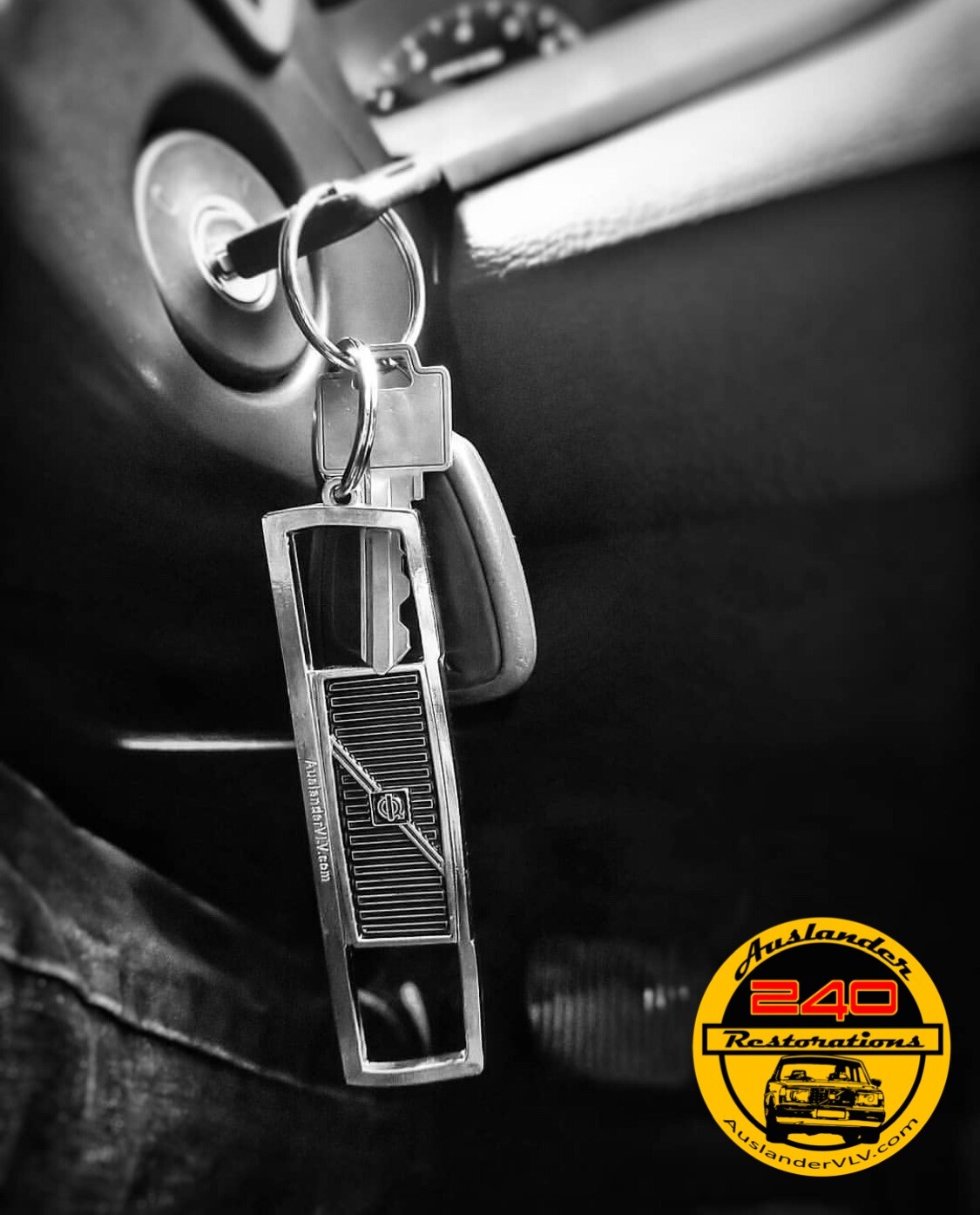 4 Volvo Brick Grille Keychain - 240 