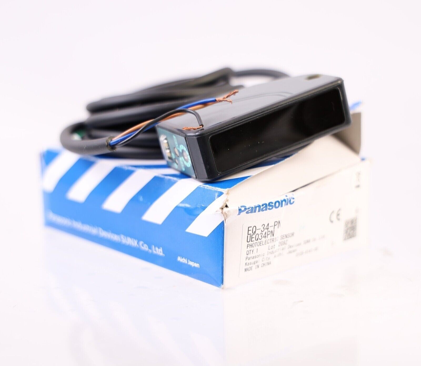 New Panasonic/SUNX EQ-34-PN Photoelectric Sensor
