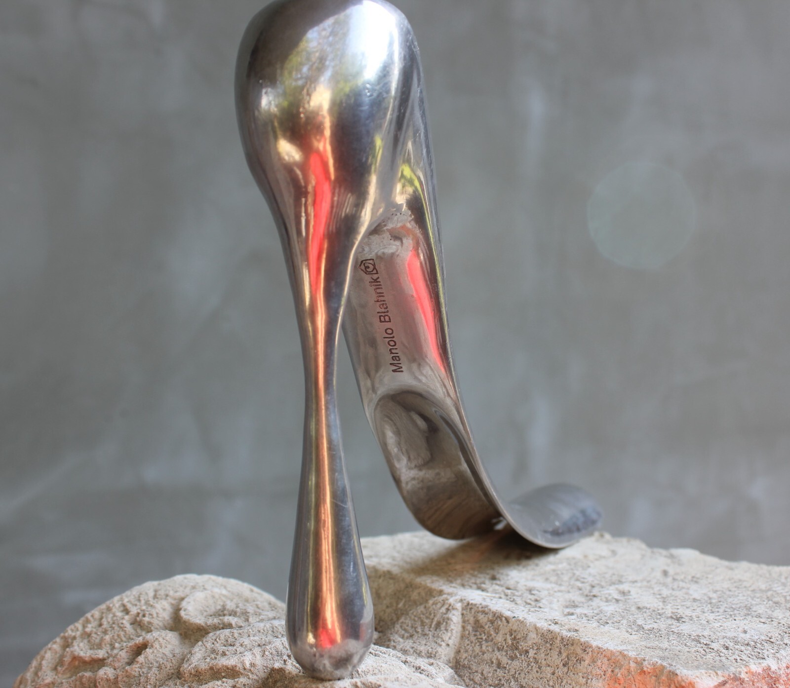 Manolo Blahnik Habitat シューホーン UNIQUE VINTAGE MANOLO BLAHNIK ICONIC SHOE HORN HABITAT | eBay