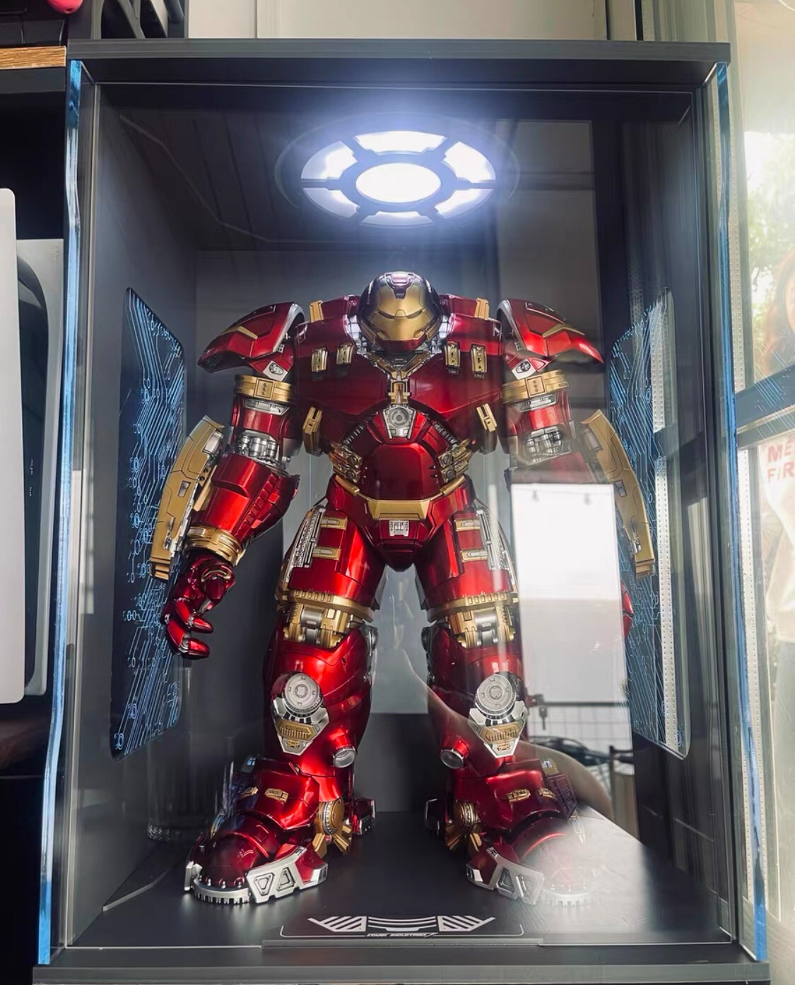 MARVEL HULKBUSTER 1/9スケールフィギュア $_57.JPG?set_id=880000500F