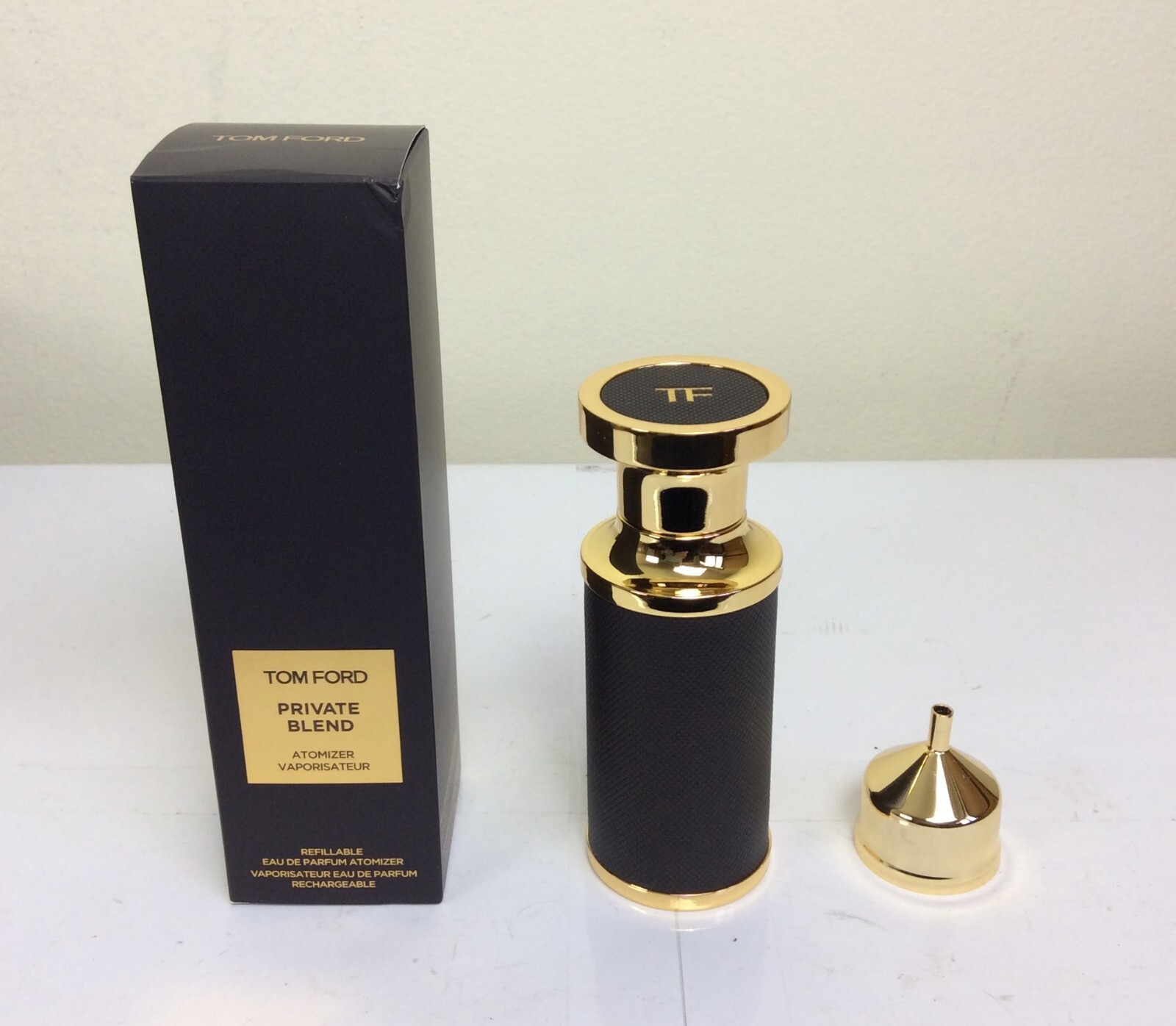 TOMFORD アトマイザー Amazon.com: Tom Ford Private Blend Black Refillable Atomizer